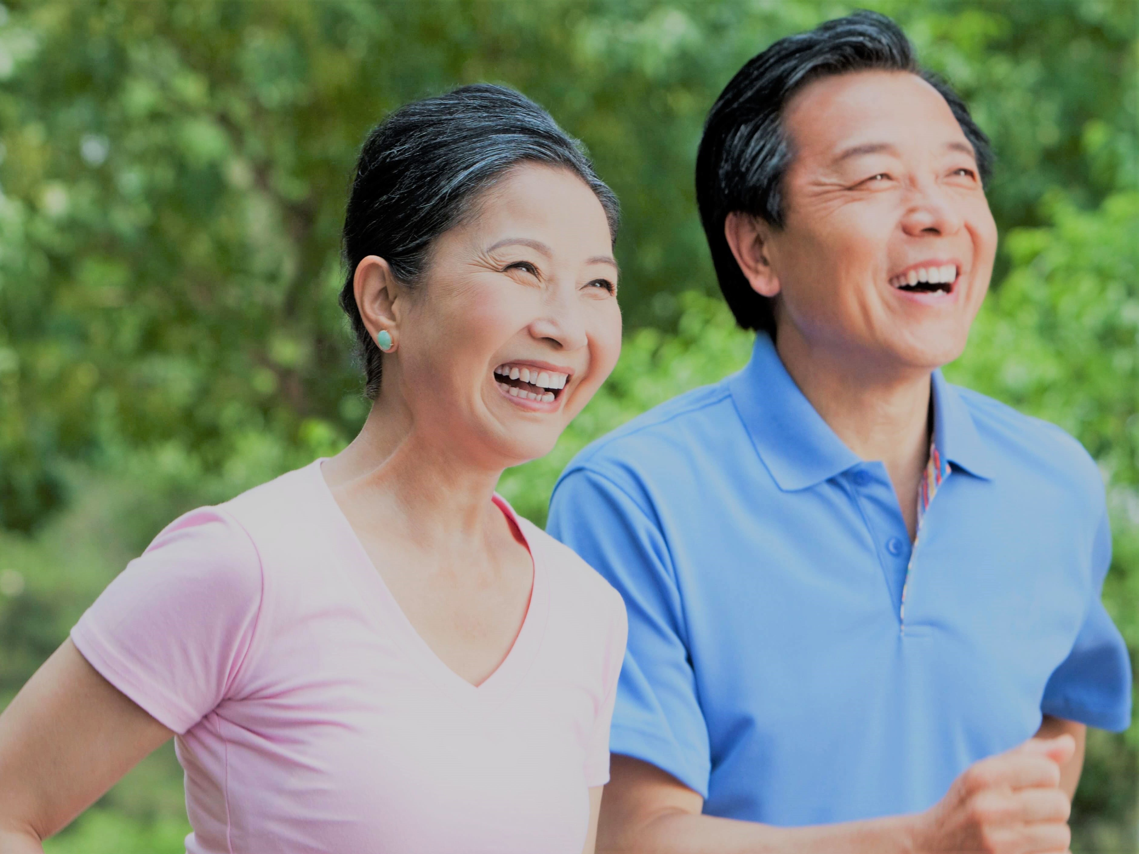 asian-elderly-couple-jogging